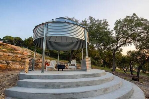 Property grounds - 2 Beds | Private Waterfront Home - Canyon Lake | Bldg 3, Private Waterfront Tiny Home -Canyon Lake | (Canyon Lake)