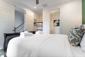 5 bedrooms, desk, iron/ironing board, WiFi