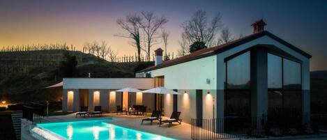 Piscine extérieure, piscine chauffée