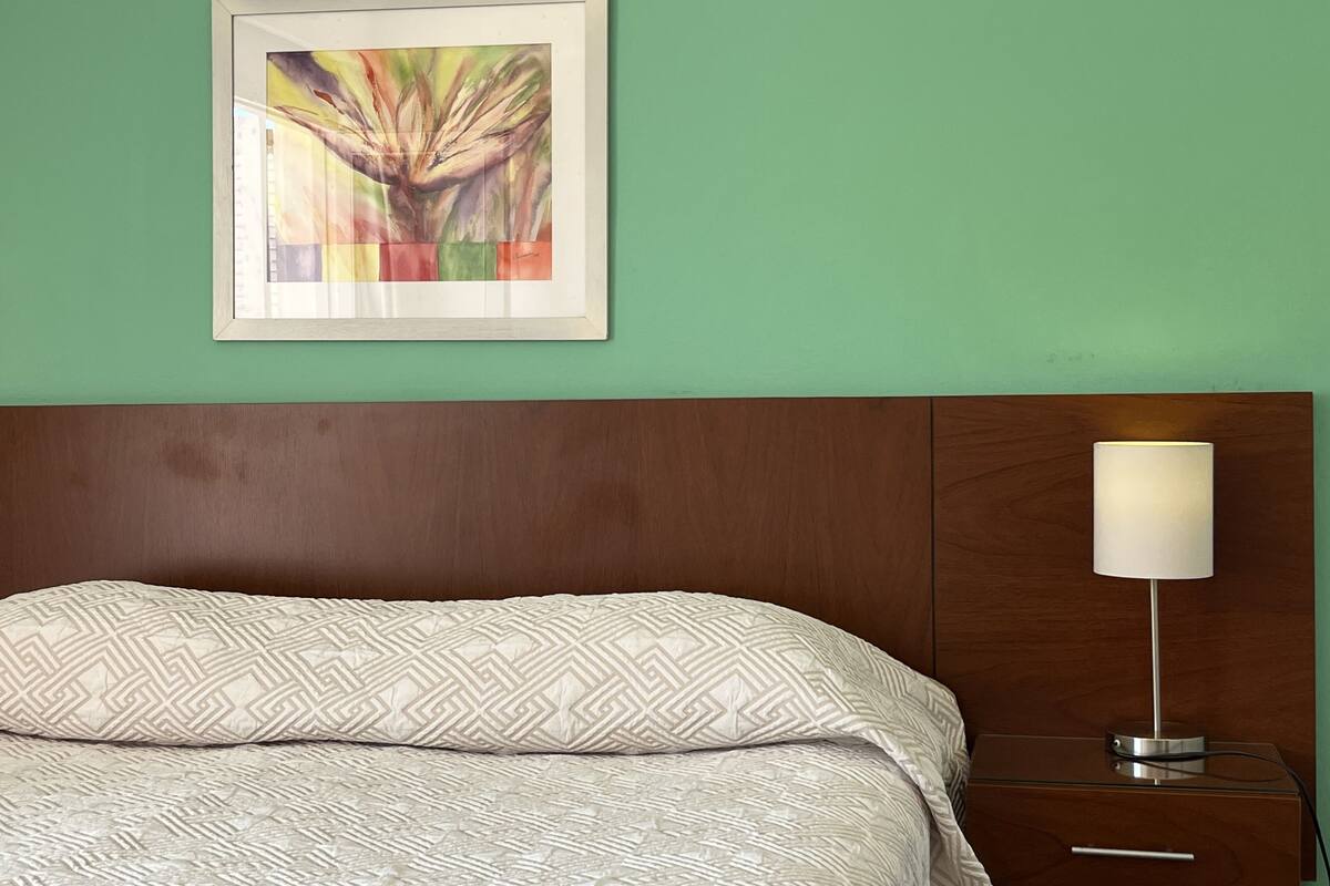 Habitación doble superior | Ropa de cama de alta calidad, edredón y minibar