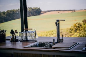 Geladeira, fogão, cooktop, lava-louças