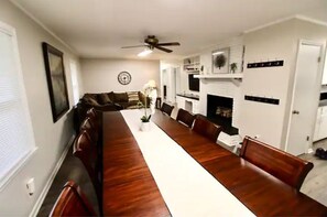 Dining - Room for 10 and unlimited hot water!! (Cary)