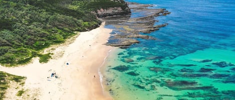 靠近海滩