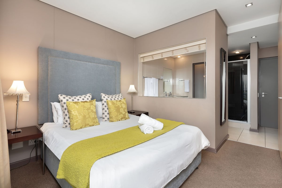 Iron/ironing board, free WiFi, wheelchair access