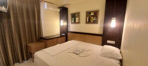 エジプト綿のシーツ、高級寝具、ミニバー、客室ごとに異なるインテリア