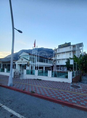 Fachada de la propiedad