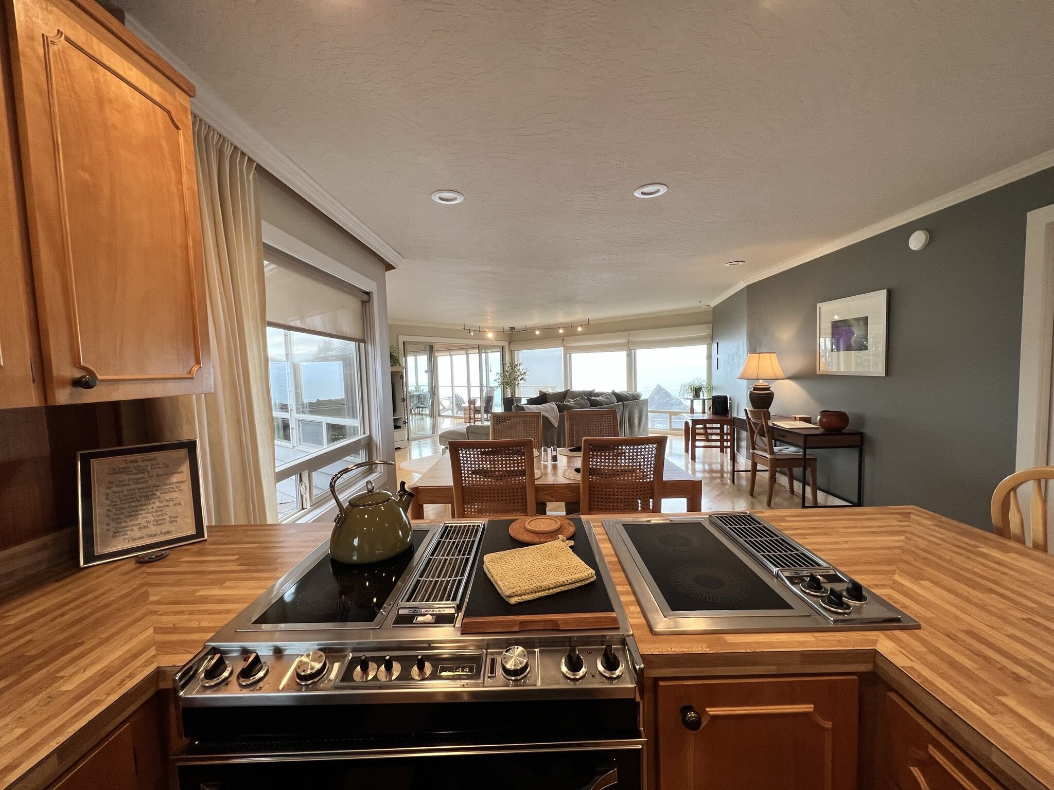 冰箱、微波炉、烤箱、炉灶