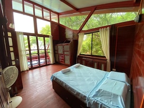 4 chambres, lit parapluie, Wi-Fi gratuit, draps fournis