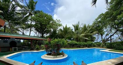 Beachfront Villa in Playa Grande, Private Pool & Patio, 4BR/3BA, Private Parking