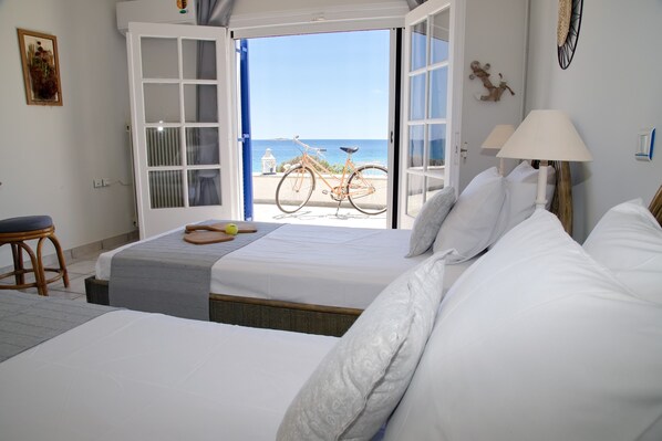 4 chambres, coffres-forts dans les chambres, fer et planche à repasser