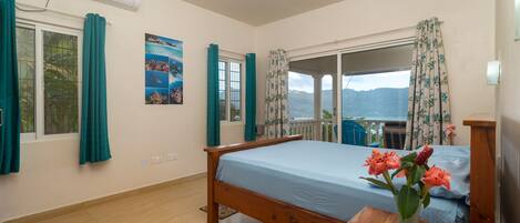 1 chambre, lit parapluie, Wi-Fi, draps fournis