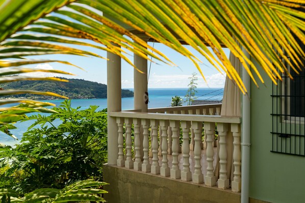 Property grounds - Top View Retreat Self Catering (Mahe)