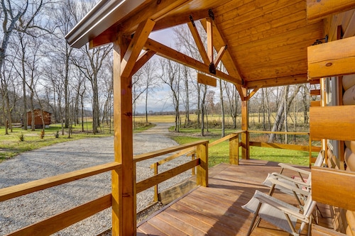 Florence Cabin w/ On-Site Creek!