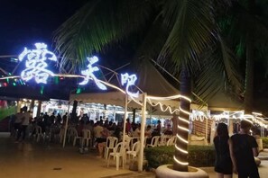 Outdoor dining - Haibin'Ge Hotel (Taishan)