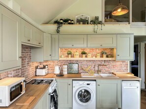 Dishwasher, high chair - 3 bedroom accommodation in Uplowman, near Tiverton (Uplowman, near Tiverton)