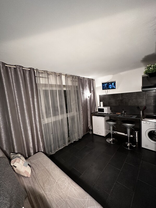 1 bedroom, iron/ironing board, travel crib, bed sheets