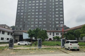 Free self parking - Ningxin International Hotel (Luocheng)