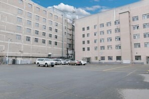 Free self parking - Xinlei Hotel (Holingol)