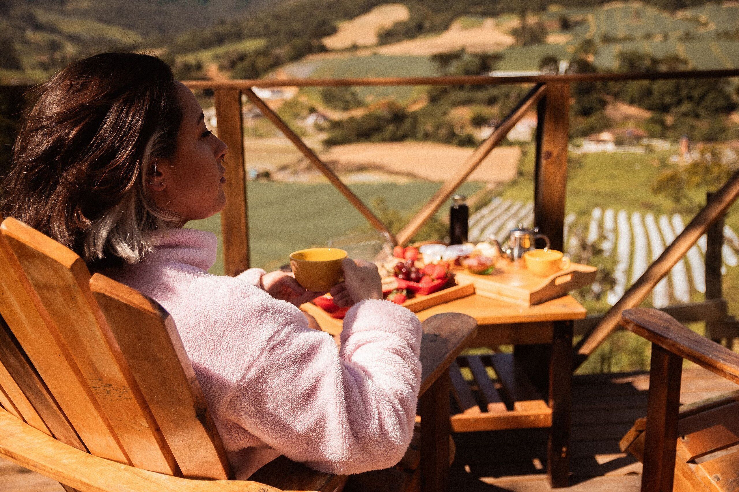 Chalé romântico, banheira de hidromassagem, vista para a montanha | Varanda coberta