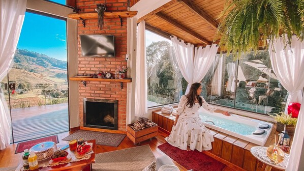 Honeymoon Chalet, Jetted Tub, Mountain View | Private spa tub