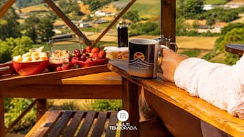 Chalé Caminho do Sol 2 - Jacuzzi e Bônus Culinário | Restaurang utomhus