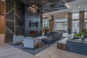 Lobby - Embassy Suites By Hilton Asheville Downtown (Asheville)