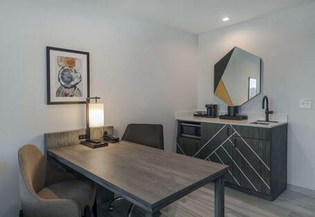 Embassy Suites By Hilton Asheville Downtown - Image 39