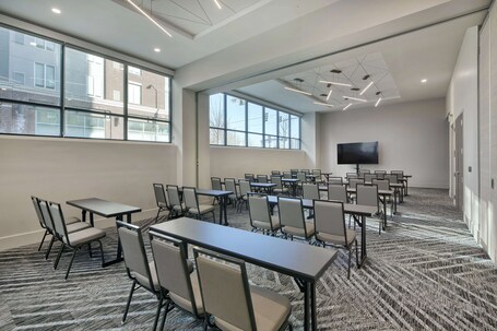 Embassy Suites By Hilton Asheville Downtown - Image 85