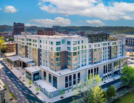 Embassy Suites By Hilton Asheville Downtown - Image 1