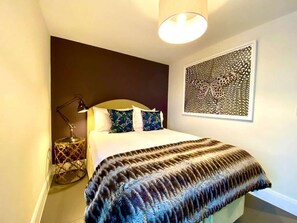 1 soverom, strykejern/-brett, internettilgang og sengetøy