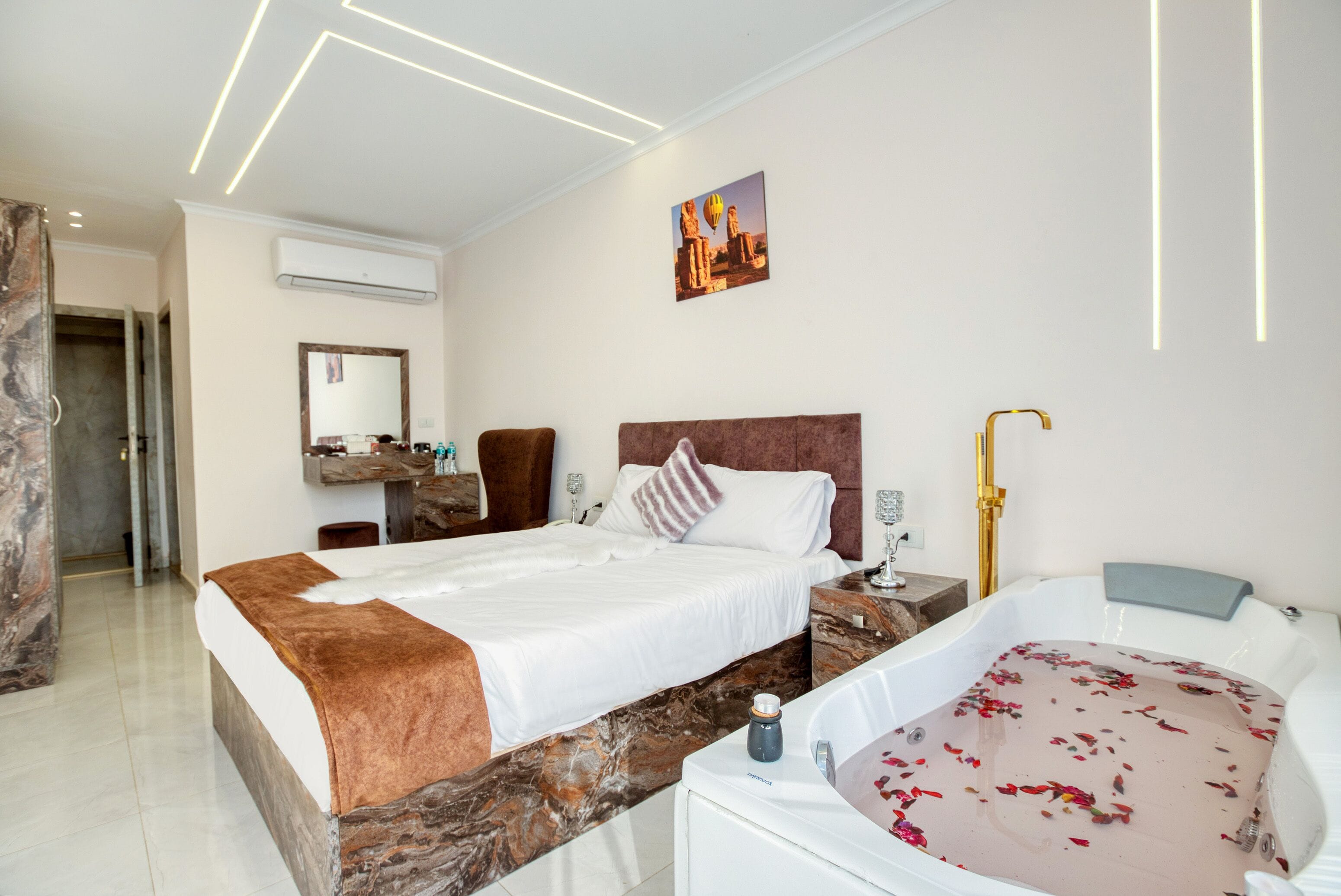 Foto - Shadow Pyramids INN