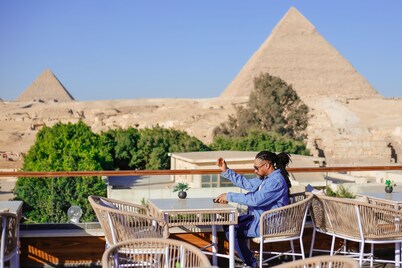 Shadow Pyramids View INN