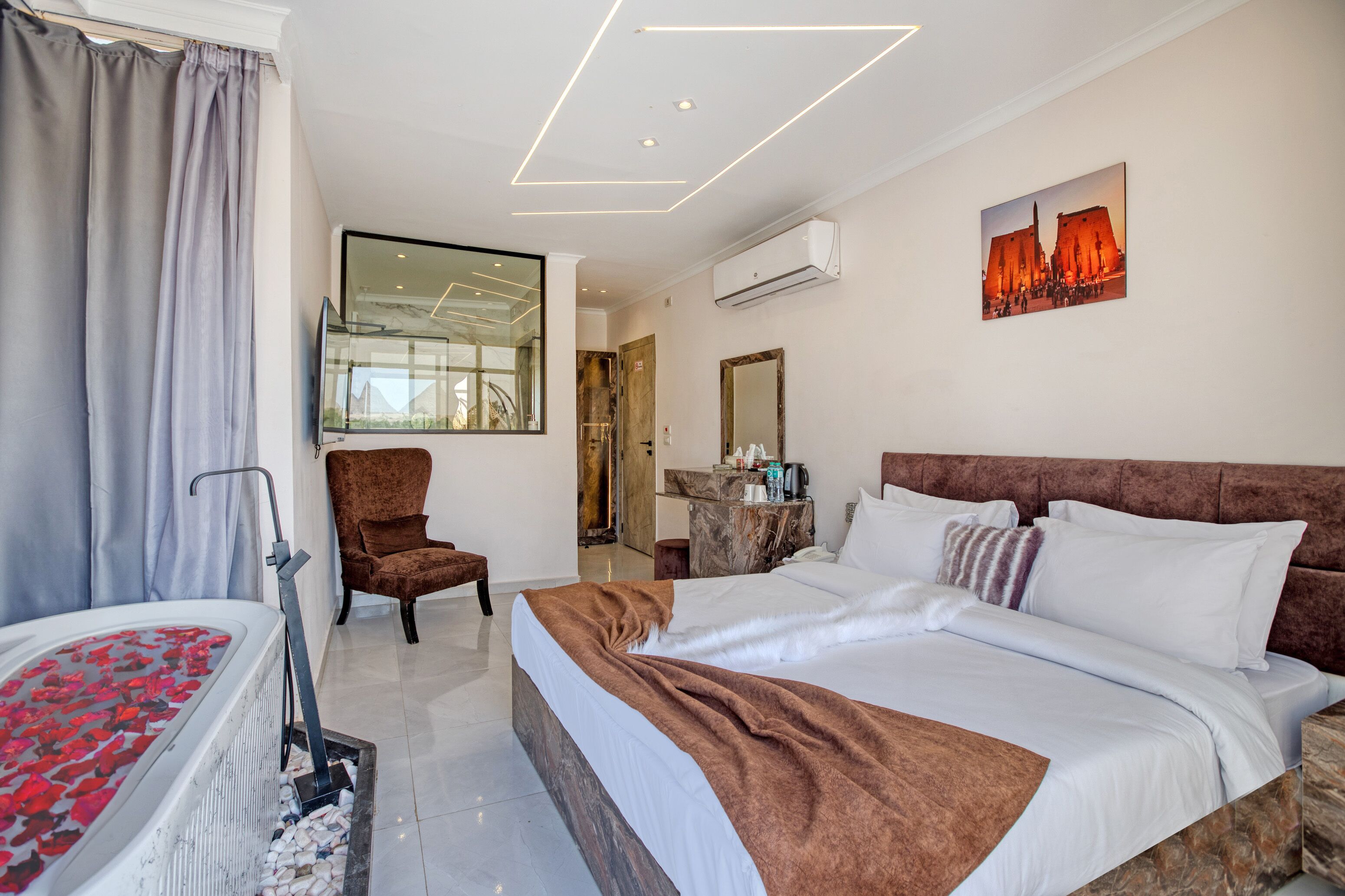 Foto - Shadow Pyramids INN