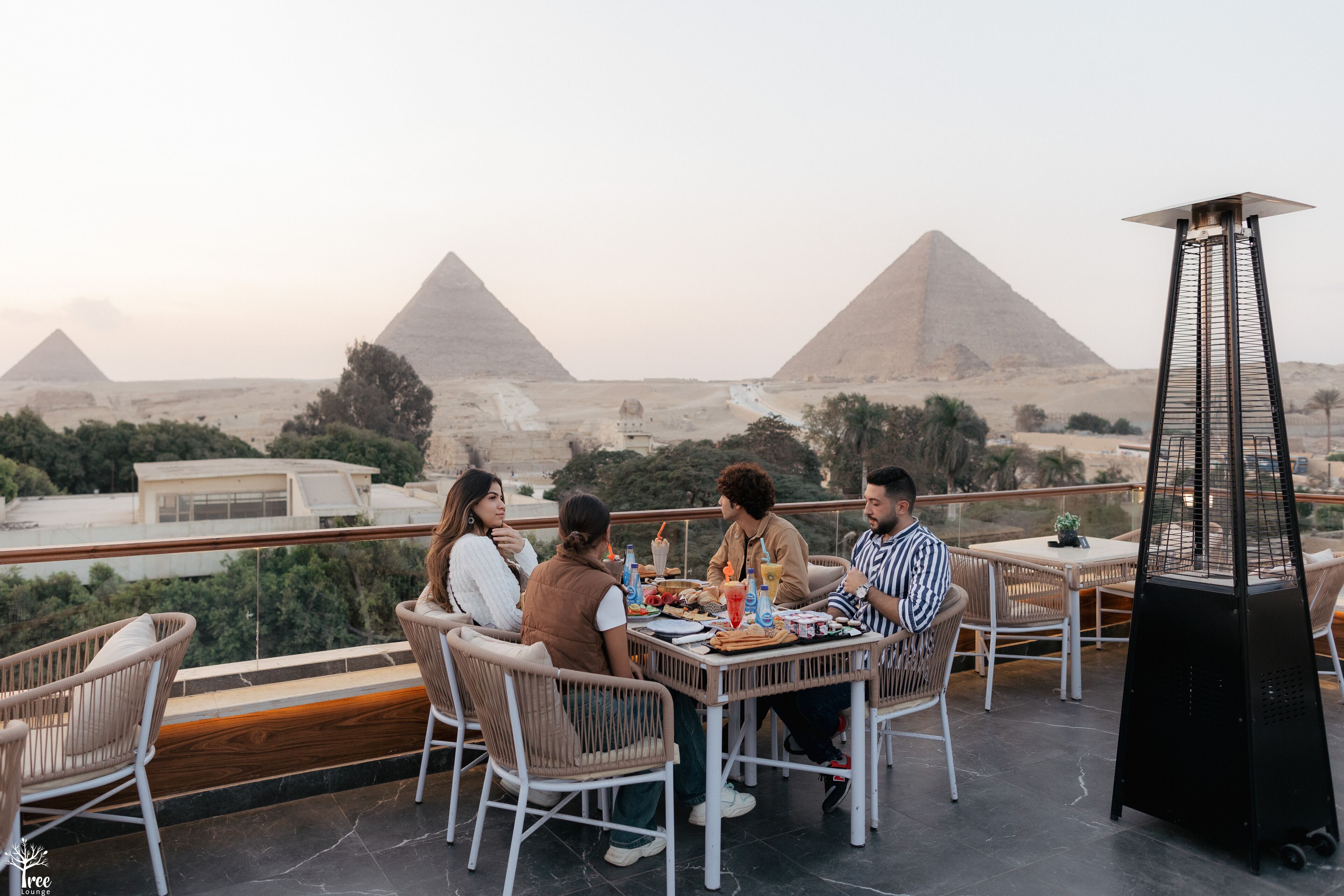 Foto - Shadow Pyramids INN