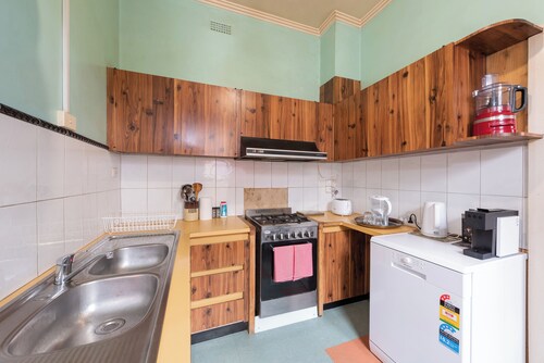 3BR Unit in the Heart of Beautiful Northcote