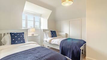 4 bedrooms, free WiFi, bed sheets