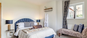 4 bedroom accommodation in Peldon, near Colchester