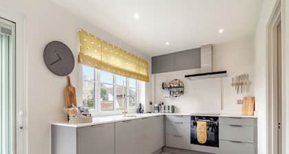 4 bedroom accommodation in Peldon, near Colchester