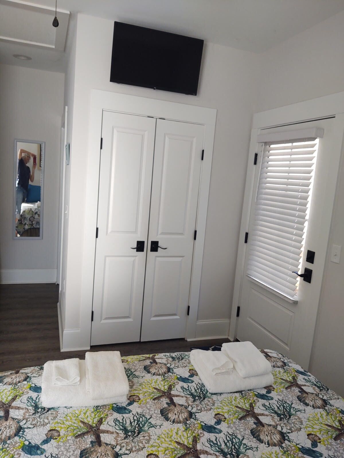 1 bedroom, iron/ironing board, travel crib, WiFi (free)