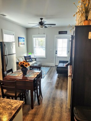 Smart TV, books - Ideal Location for marine graduation or lowcountry getaway! (Port Royal)