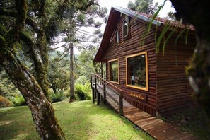 Honeymoon Cabin | Exterior