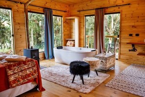 Design Cabin | Private spa tub