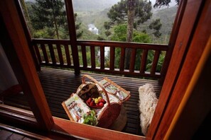 Romantic Cabin | Property grounds