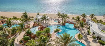SUNNY ISLES MIAMI - Beach Front Resort