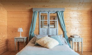 7 عدّة غرف نوم ومكواة/لوح كي وسرير سفر وواي فاي مجانًا