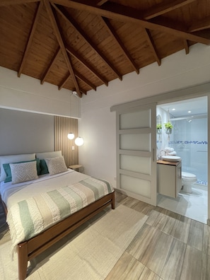 3 camere, una cassaforte in camera, una scrivania, ferro/asse da stiro