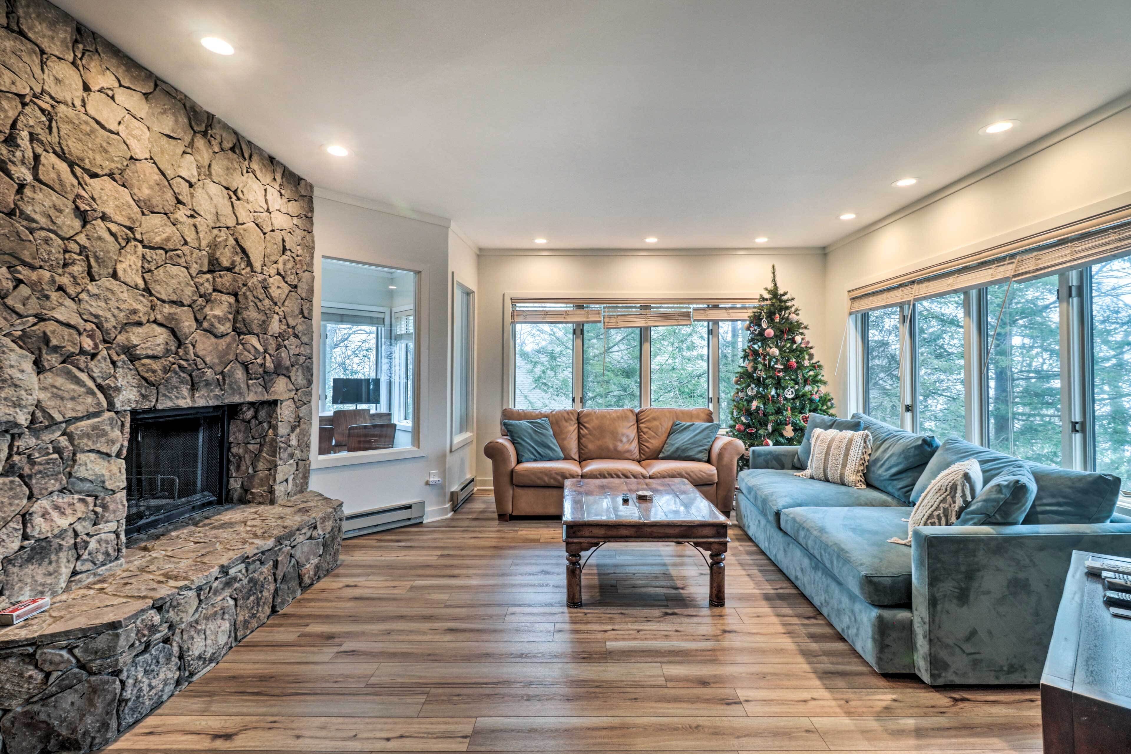 Mountaintop Wintergreen Resort House w/ Deck