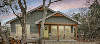 Comfy Cozy Home in Canyon Lake Near Comal Park and Wedding Venues