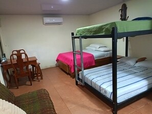 1 bedroom, desk, free WiFi, bed sheets