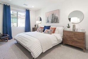 3 slaapkamers, een strijkplank/strijkijzer, reisbedje, gratis wifi